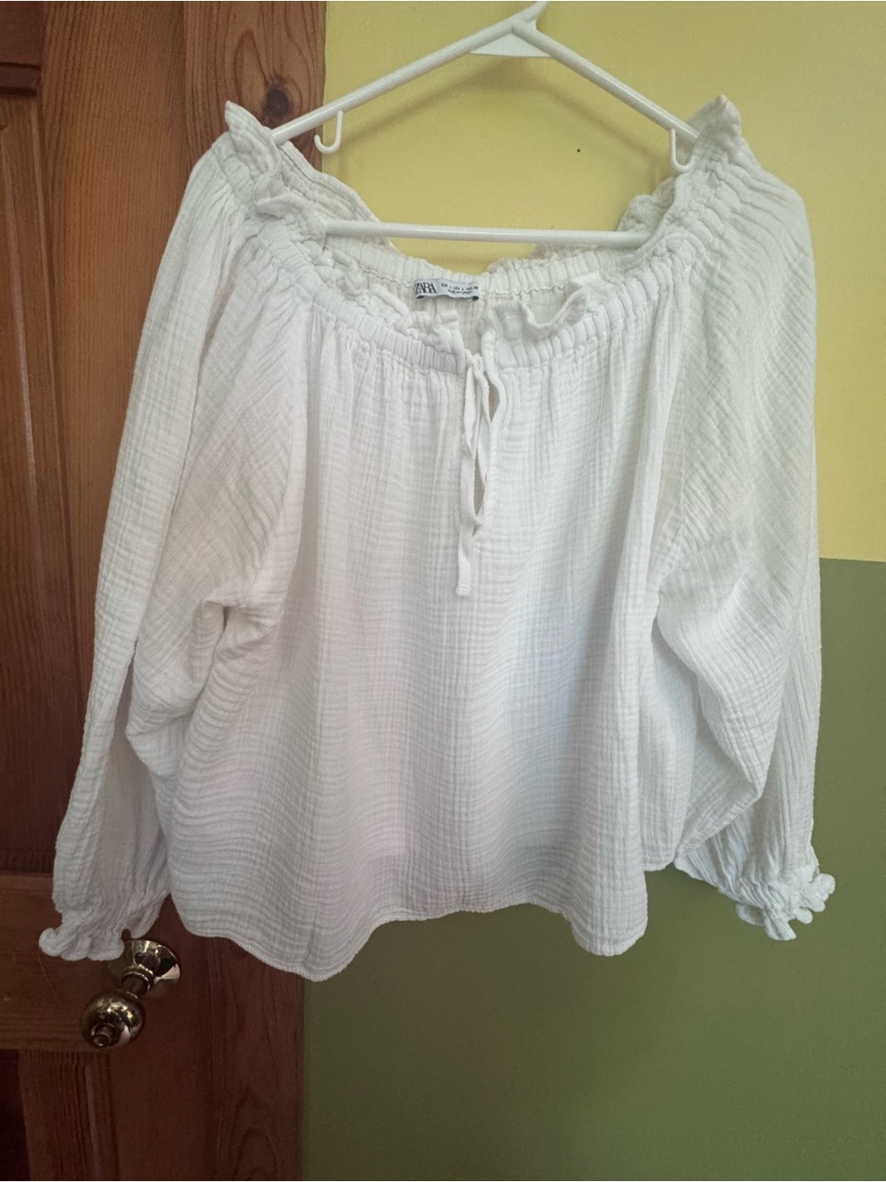 Zara White Off-Shoulder Gauze Peasant Blouse